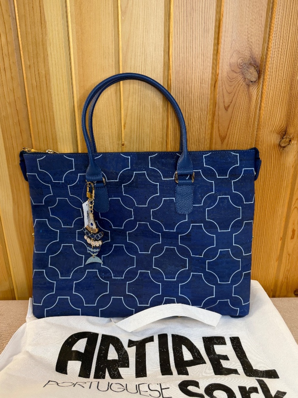 NWT Authentic Artipel Portuguese Cork Large Convertible Handbag
